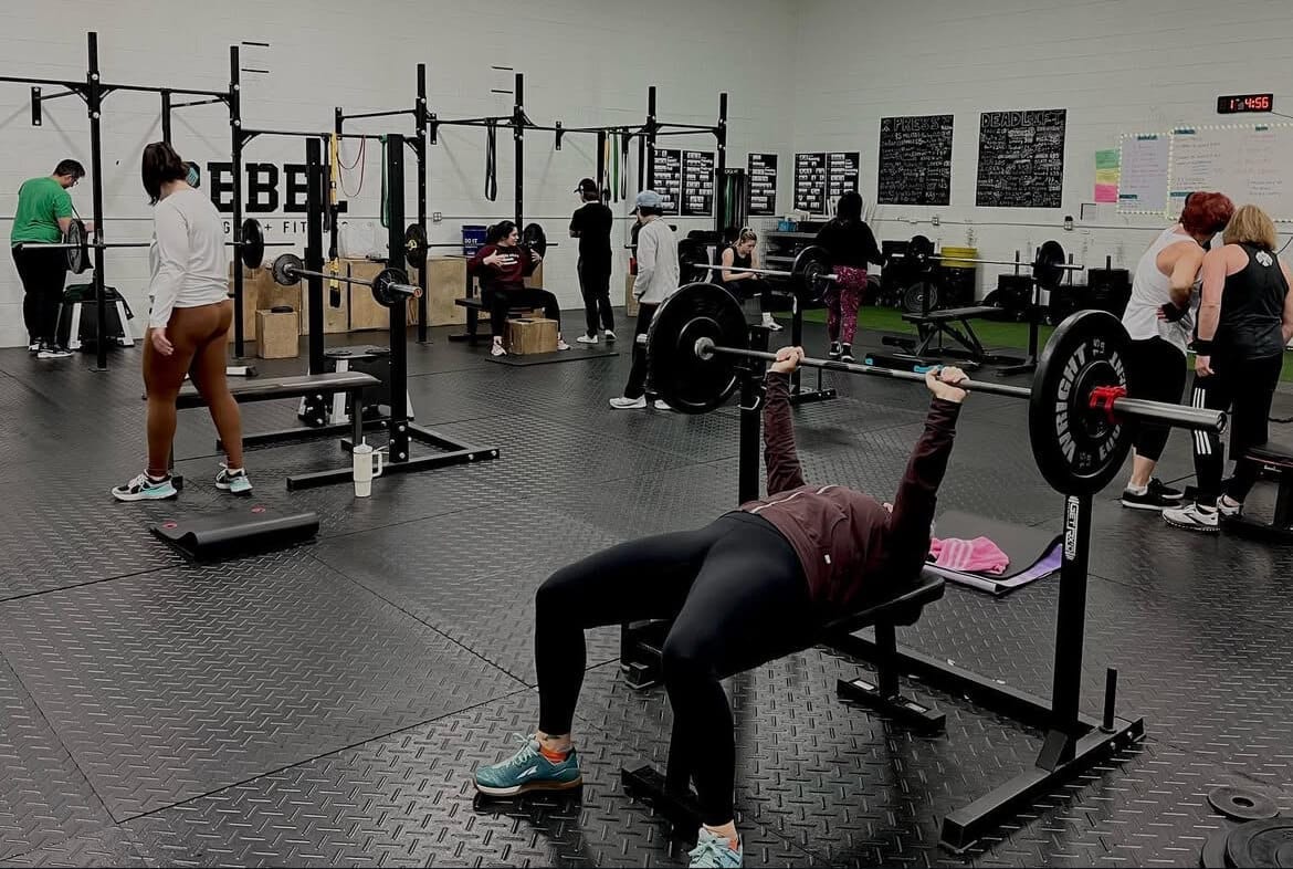 group training bench press